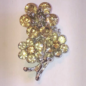 Vintage Silver Tone Yellow Green Rhinestone Flower Brooch Shoulder Pin